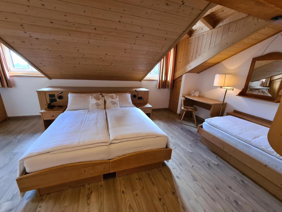 Hotel Piedibosco Моена Екстериор снимка