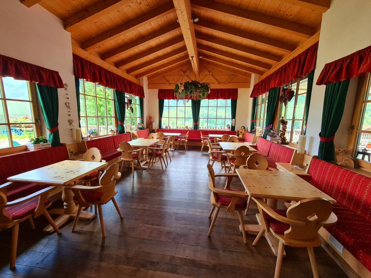 Hotel Piedibosco Моена Екстериор снимка
