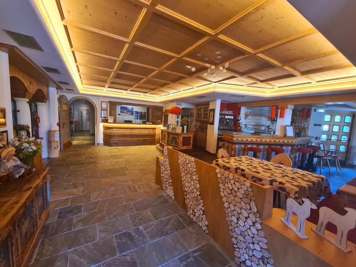 Hotel Piedibosco Моена Екстериор снимка