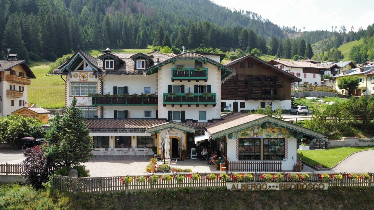 Hotel Piedibosco Моена Екстериор снимка