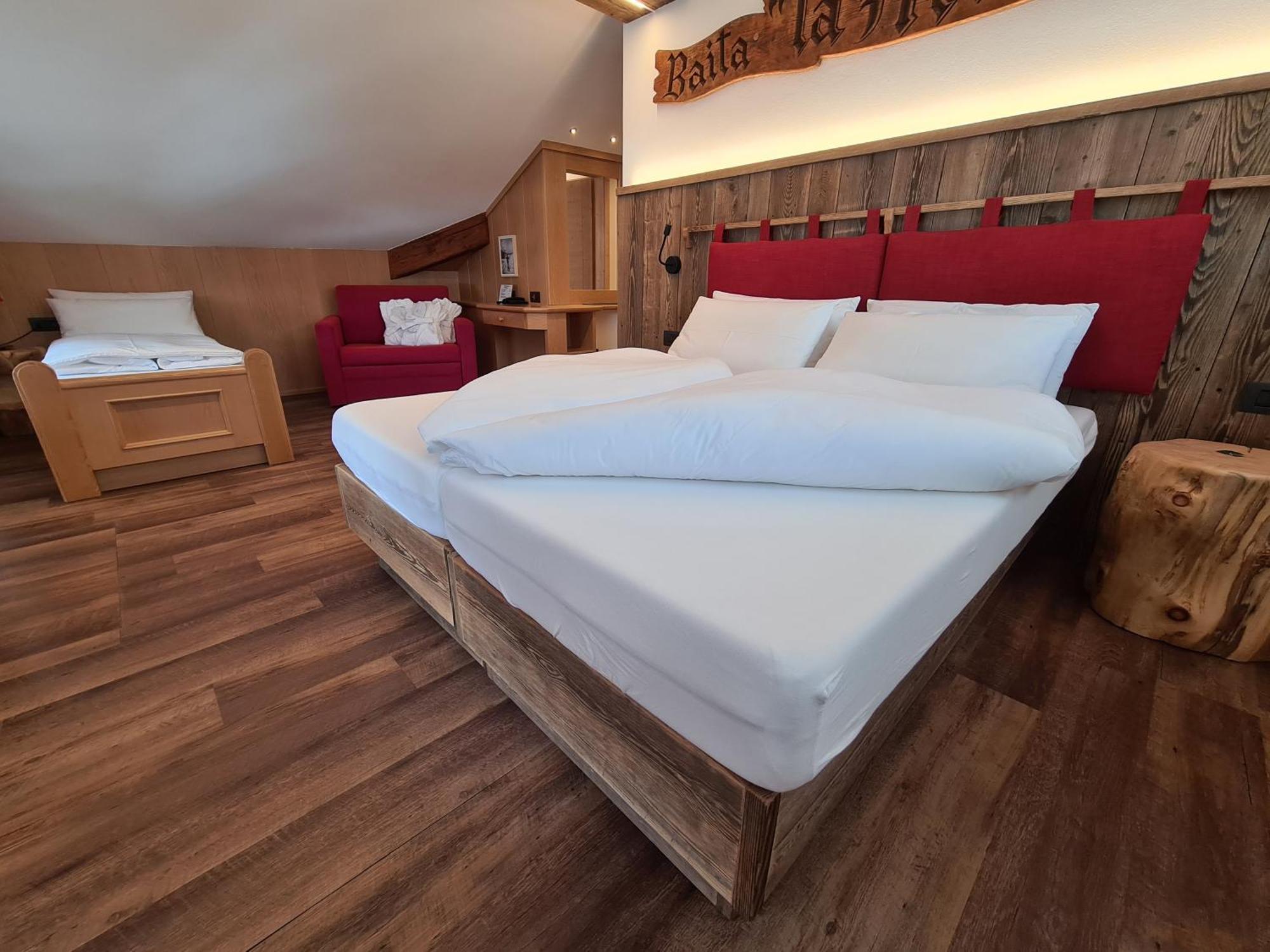 Hotel Piedibosco Моена Екстериор снимка
