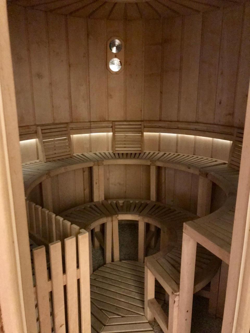 Hotel Piedibosco Моена Екстериор снимка